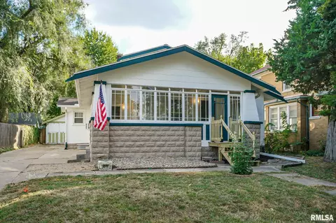 1004 Park Ave, Pekin, IL 61554