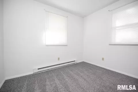 Bedroom - 216 E Glendale St, Manito, IL 61546 photo 1 of 7