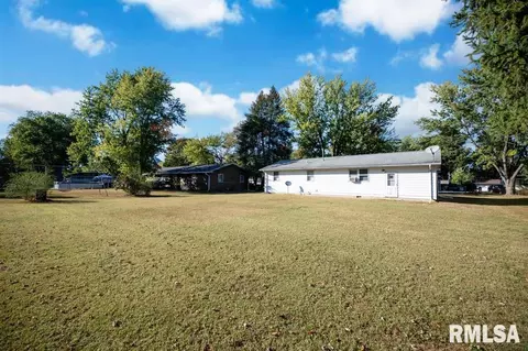 Exterior - 216 E Glendale St, Manito, IL 61546 photo 3 of 5