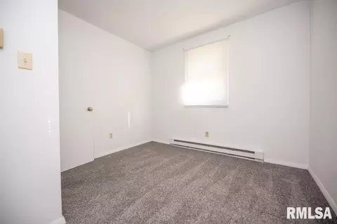 Bedroom - 216 E Glendale St, Manito, IL 61546 photo 4 of 7