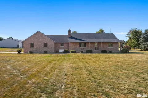 26101 Schuck Rd, Washington, IL 61571