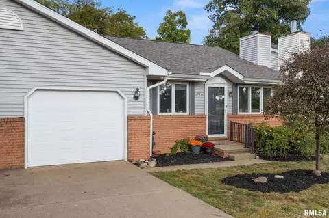 622 Woodland Knolls Rd, Germantown Hills, IL 61548