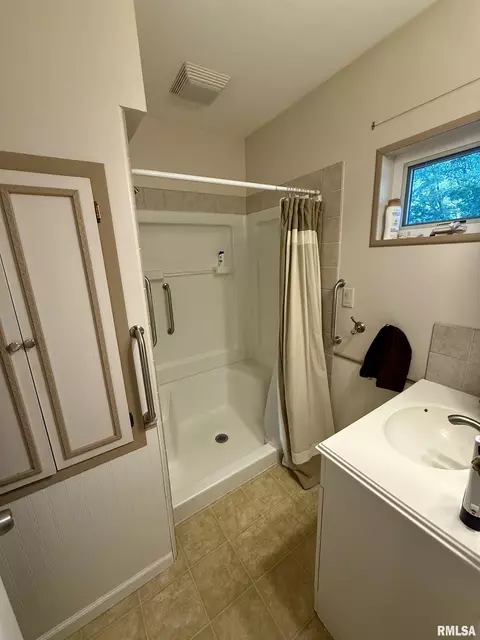 608 W Burton Ave, Eureka, IL 61530 photo 15