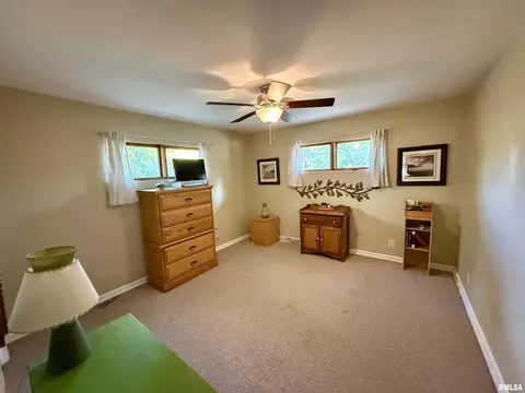 608 W Burton Ave, Eureka, IL 61530 photo 18