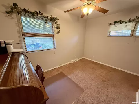 608 W Burton Ave, Eureka, IL 61530 photo 21