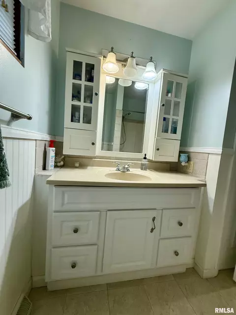 608 W Burton Ave, Eureka, IL 61530 photo 16
