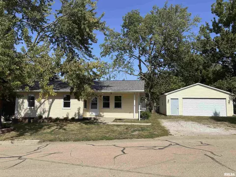 501 Park St, Lacon, IL 61540