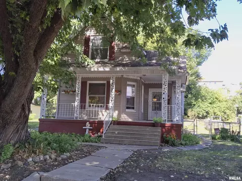 Exterior - 283 W Walnut St, Canton, IL 61520 photo 15 of 15