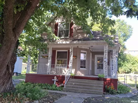 283 W Walnut St, Canton, IL 61520