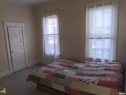 Bedroom - 283 W Walnut St, Canton, IL 61520 photo 2 of 9