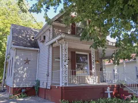 Exterior - 283 W Walnut St, Canton, IL 61520 photo 5 of 15