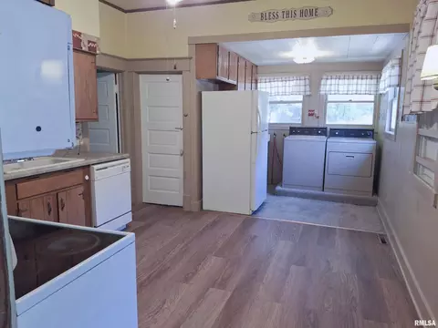 Other - 283 W Walnut St, Canton, IL 61520 photo 2 of 16