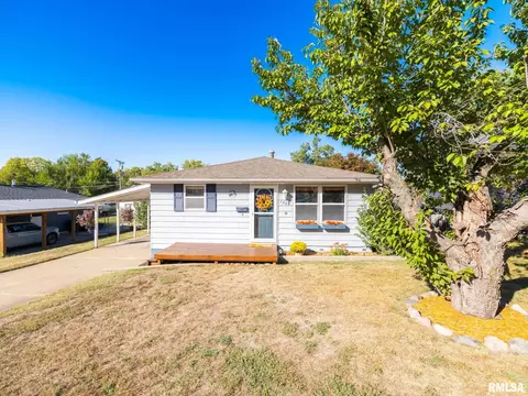 1509 Henry St, Pekin, IL 61554