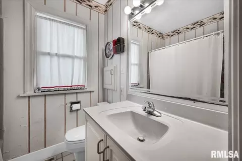 511 E Pasadena Ave, Peoria, IL 61603 photo 9