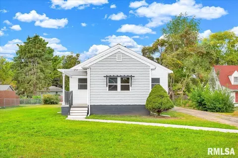 1717 N 6th St, Chillicothe, IL 61523