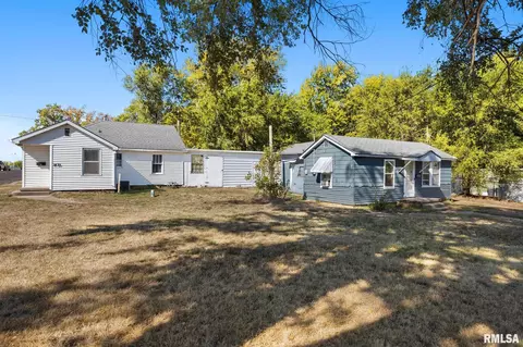 1423-1425 S 13th St, Pekin, IL 61554