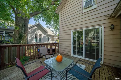Exterior - 806 E Monroe St, Bloomington, IL 61701 photo 14 of 14