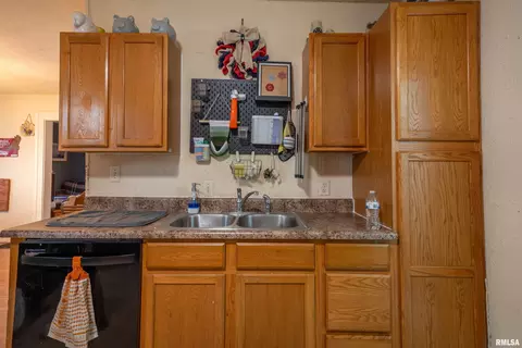 Kitchen - 806 E Monroe St, Bloomington, IL 61701 photo 4 of 4