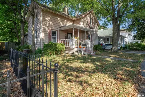Exterior - 806 E Monroe St, Bloomington, IL 61701 photo 2 of 14