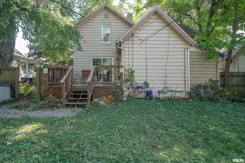 Exterior - 806 E Monroe St, Bloomington, IL 61701 photo 6 of 14