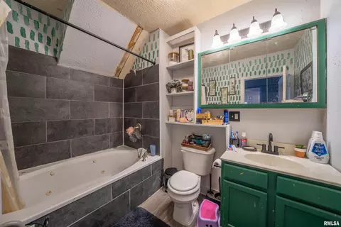 Bath - 806 E Monroe St, Bloomington, IL 61701 photo 1 of 2