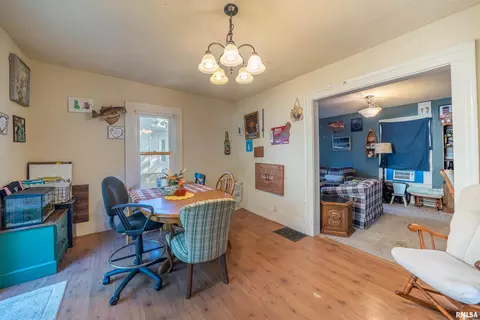 Dining - 806 E Monroe St, Bloomington, IL 61701 photo 2 of 3