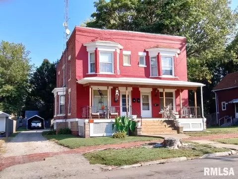 227 W Pine St, Canton, IL 61520