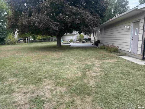 2200 Oak Dr, Eureka, IL 61530 photo 3