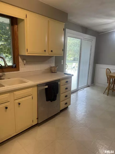 2200 Oak Dr, Eureka, IL 61530 photo 14
