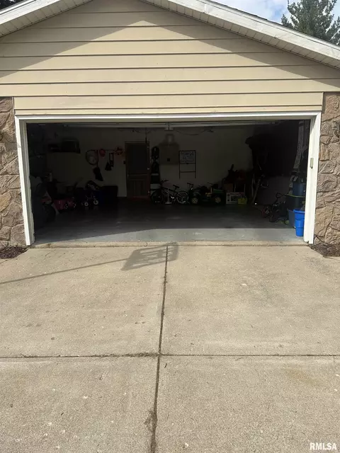 2200 Oak Dr, Eureka, IL 61530 photo 29