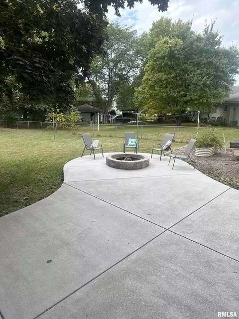 2200 Oak Dr, Eureka, IL 61530 photo 4