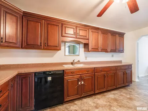 Kitchen - 416 Capri St, Pekin, IL 61554 photo 4 of 5