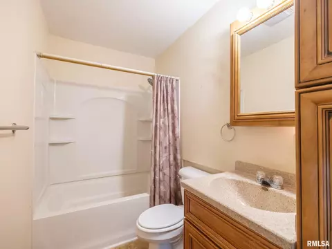 Bath - 416 Capri St, Pekin, IL 61554 photo 1 of 1