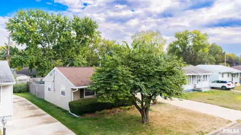 View/Area - 416 Capri St, Pekin, IL 61554 photo 3 of 3