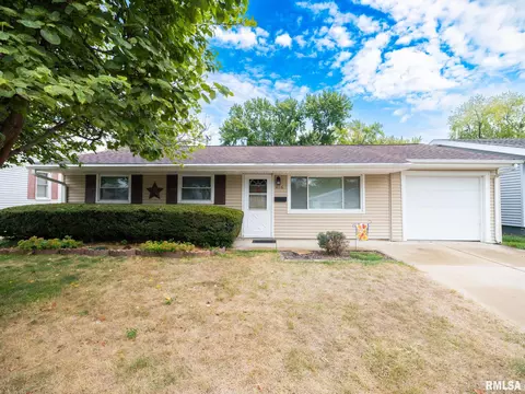 Exterior - 416 Capri St, Pekin, IL 61554 photo 1 of 6