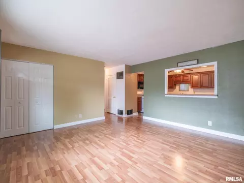 Living - 416 Capri St, Pekin, IL 61554 photo 2 of 7
