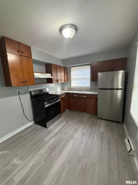 716 N Albert St, Macomb, IL 61455 photo 4
