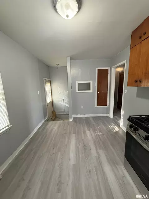 716 N Albert St, Macomb, IL 61455 photo 6