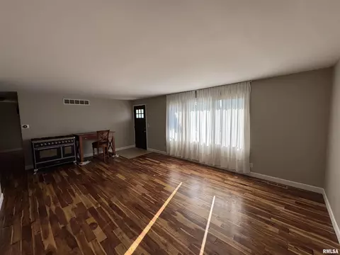 707 Devonshire Rd, Washington, IL 61571 photo 3