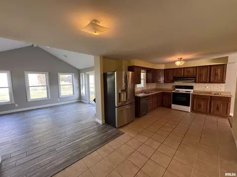 707 Devonshire Rd, Washington, IL 61571 photo 6