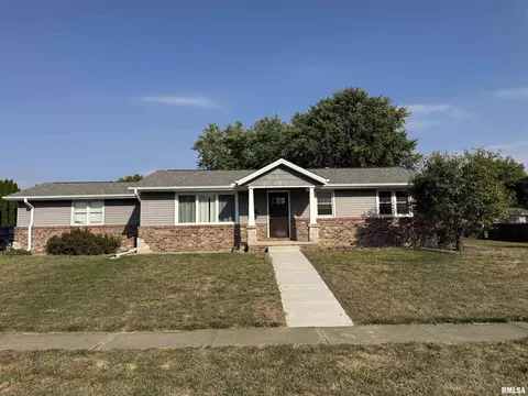 707 Devonshire Rd, Washington, IL 61571