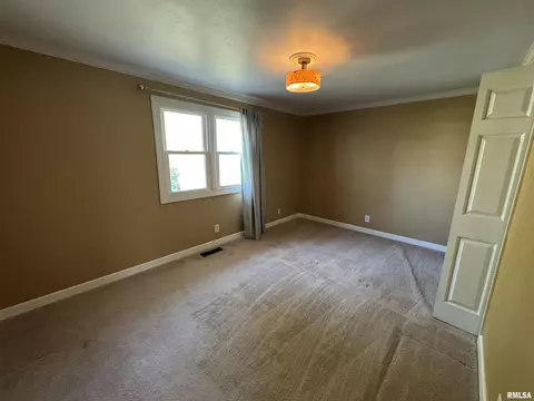 707 Devonshire Rd, Washington, IL 61571 photo 11