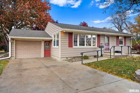 315 E Birchwood St, Morton, IL 61550