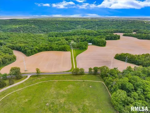 000 W Singing Woods Rd, Edelstein, IL 61526