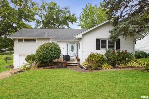 117 Greenlawn Ct, East Peoria, IL 61611
