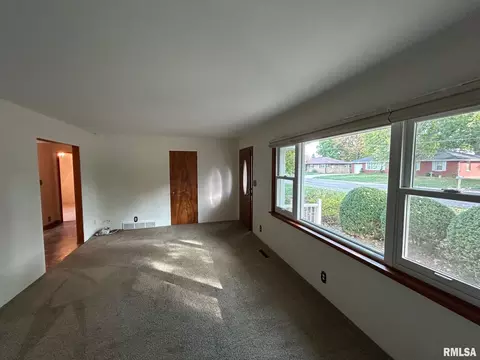 121 Jay Ave, Morton, IL 61550 photo 12