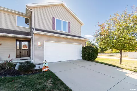 1416 Vista Grande Dr, Pekin, IL 61554