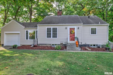 208 Montrose Ave, East Peoria, IL 61611