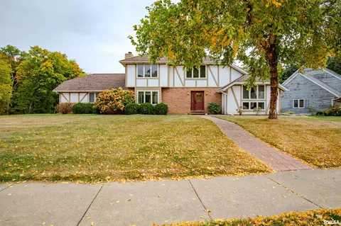 11918 N Windcrest Ct, Dunlap, IL 61525