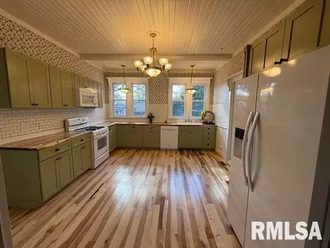 Other - 827 E Carroll St, Macomb, IL 61455 photo 5 of 35